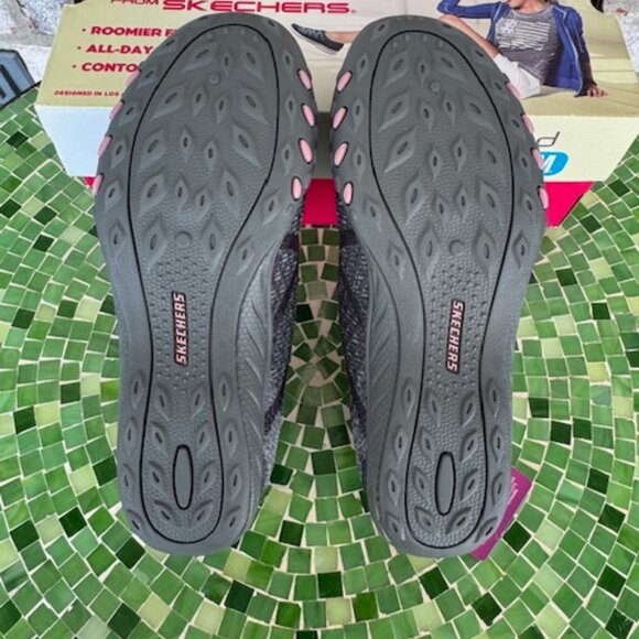 SKECHERS RELAXED FIT BREATHE EASY FORTUNEKNIT - Picture 6 of 13